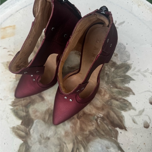 L.A.M.B. Deep Red Cutout Heels - Picture 2 of 4